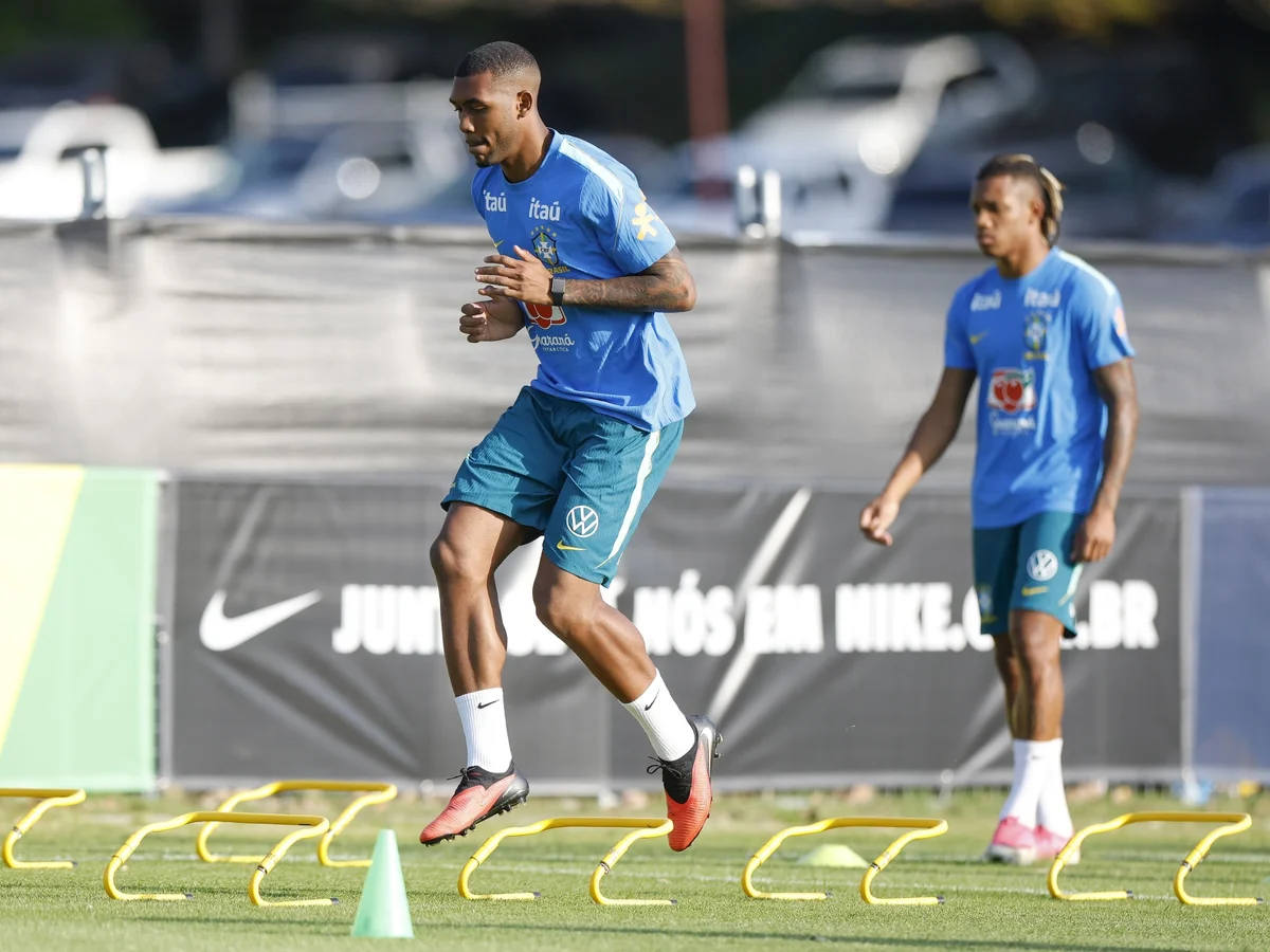 Com elenco incompleto, Seleção realiza 1ª atividade em campo na Austrália