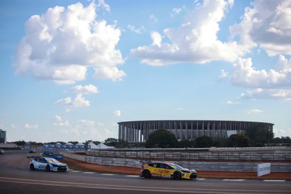 Stock Car: Brasília recebe Corrida do Milhão em formato Endurance - destaque galeria