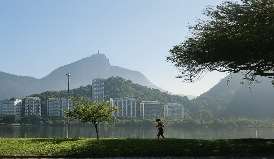 Segunda-feira será de calor intenso em boa parte do Brasil, com tempestades no Sul; veja a previsão