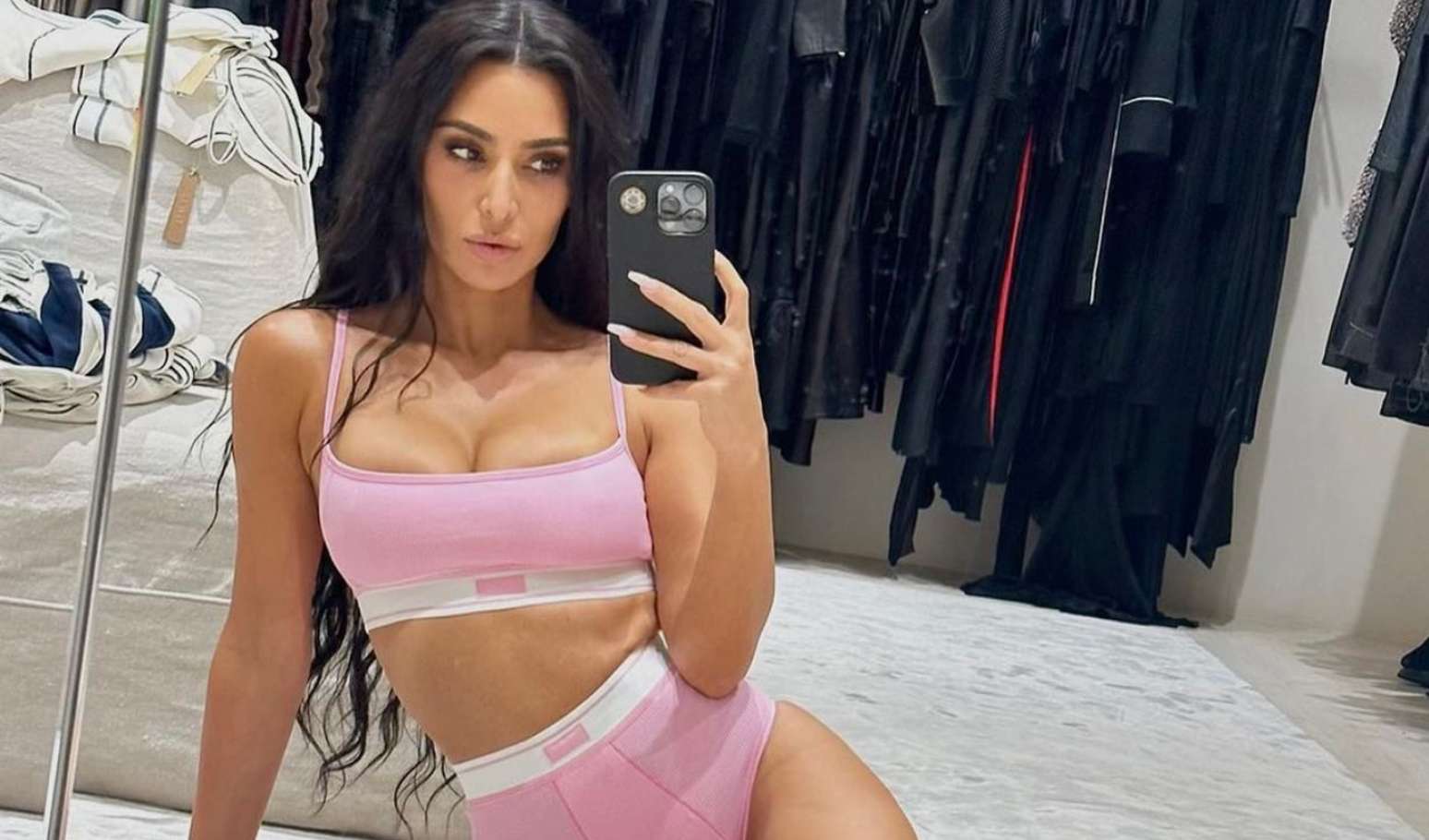Em 2025, no julgamento, Kardashian disse que perdoava assaltante, mas que isso n&atilde;o apagava trauma dos acontecimentos