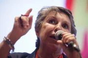Imagem da matéria: Quaest: Michelle e Leila do Vôlei lideram disputa ao Senado no DF