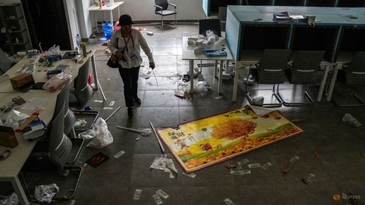Camboja aponta 'arquitetos' de golpes como alvo, enquanto críticos questionam eficácia da repressão