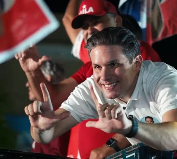 Motta entra de cabeça na campanha de Lula e endossa pedido de voto - destaque galeria