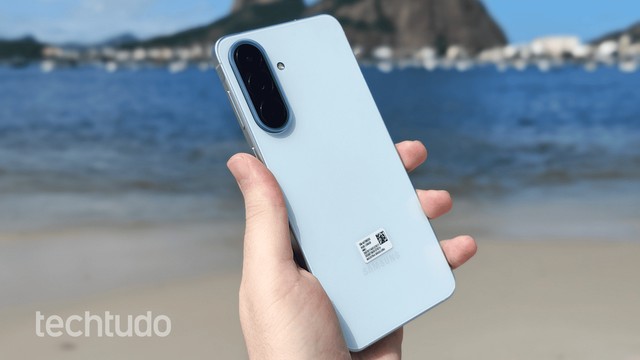 6 celulares que chegaram com tudo em 2026 e você deveria dar uma chance