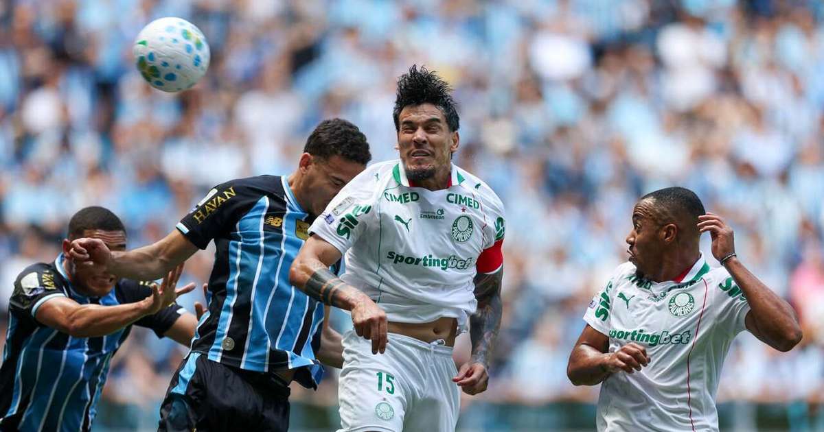 Auxiliar do Palmeiras minimiza empate com o Grêmio: "Faltam 16 jogos"
