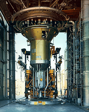 Propulsor termonuclear NERVA desenvolvido pela Comissão de Energia Atômica (AEC) em parceria com a NASA.