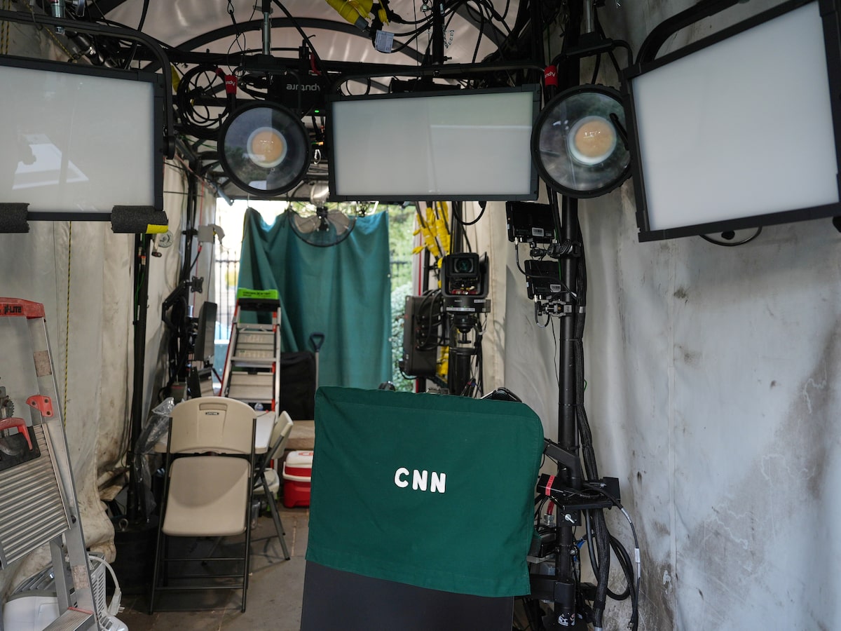 Juiz diz que suspensão de acesso da CNN e de mais dois veículos à Casa Branca é ‘inconstitucional’