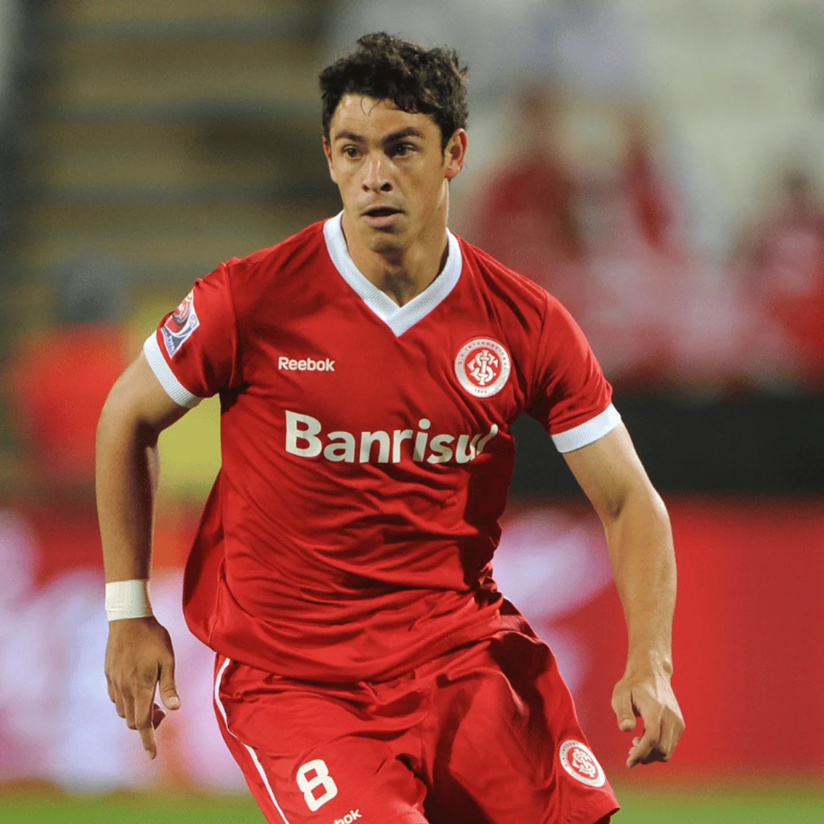 Campeão da Libertadores com o Internacional, Giuliano anuncia aposentadoria
