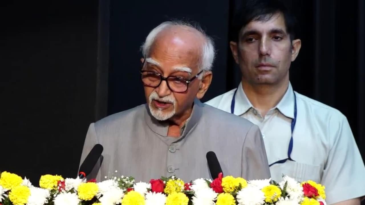 Hamid Ansari cita Nehru sobre o comunalismo de direita hindu, provocando indignação do BJP