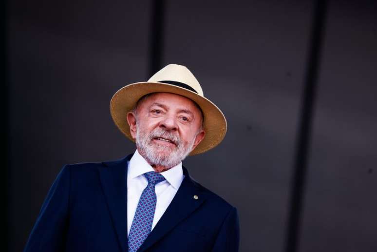 Na reta final da eleição, Lula anuncia reajuste no Bolsa Família; piso do benefício sobe para R$ 691