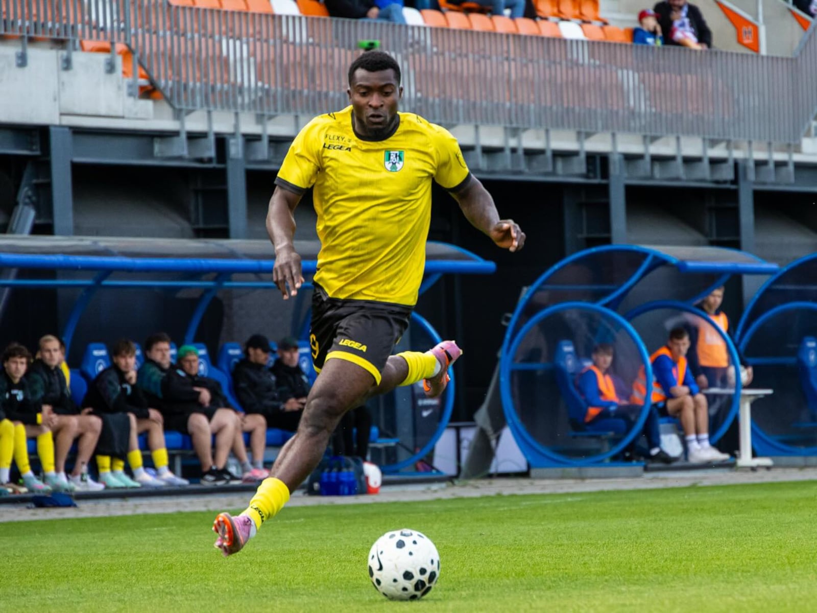 Jogador do FK Liepaja, da Letônia, tem 25 gols em 26 partidas nesta temporada Reprodução/Instagram @edeoloko - 31.05.2026