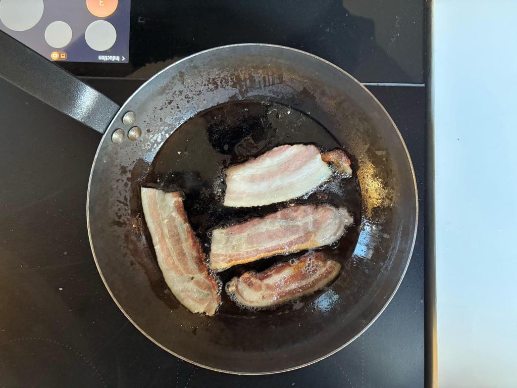 Depois de uma única porção de bacon no air fryer, parei de usar minha frigideira