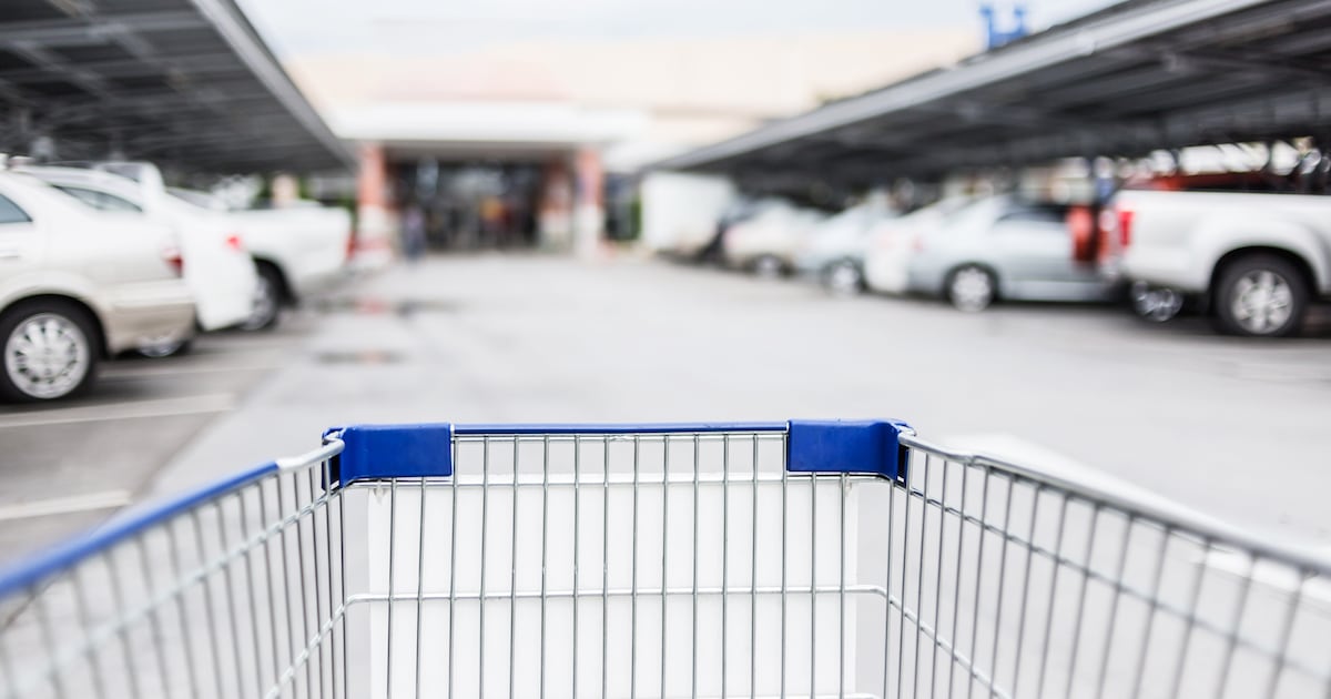 Justiça obriga supermercado a pagar indenização a homem sequestrado em estacionamento