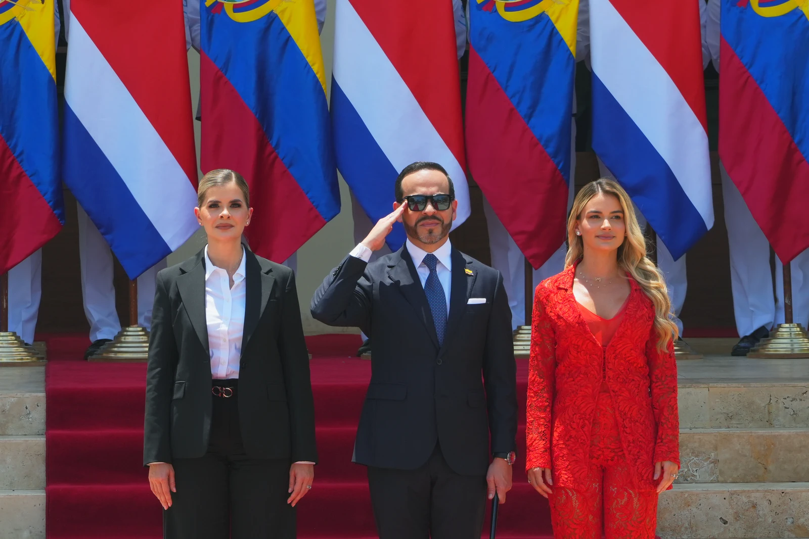 Americanos muçulmanos contestam enquanto políticos republicanos inflamam o discurso anti-xaria à frente das eleições