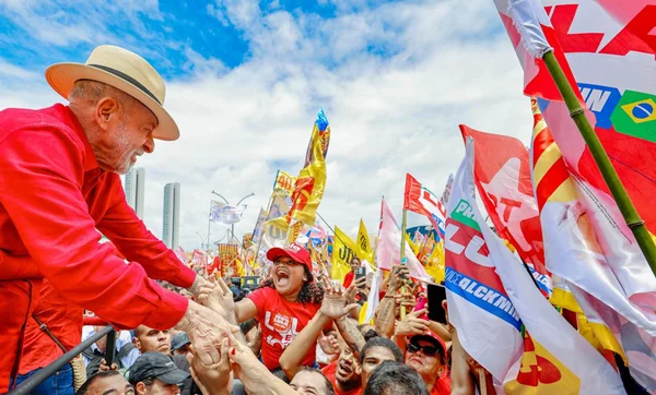 Reta final do 1º turno: Lula faz giro nas regiões e intensifica mobilização