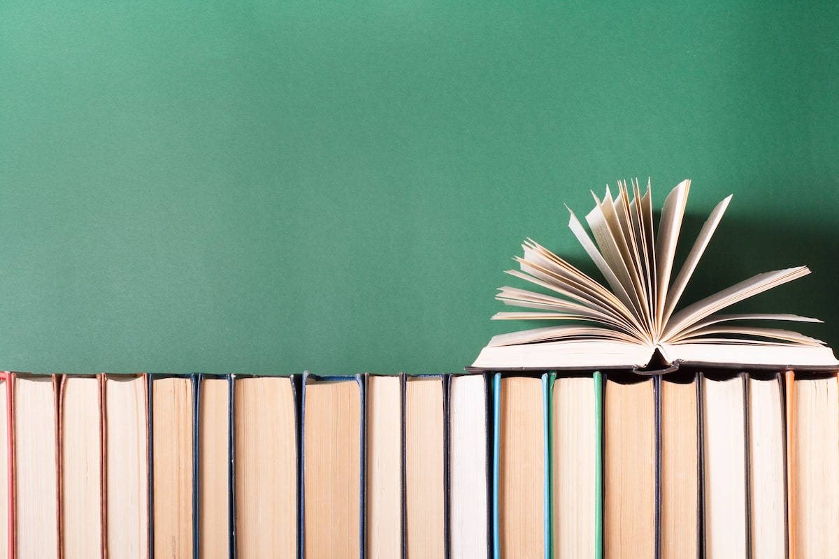 Prêmio literário francês retira livro de competição por suspeitas de uso de IA