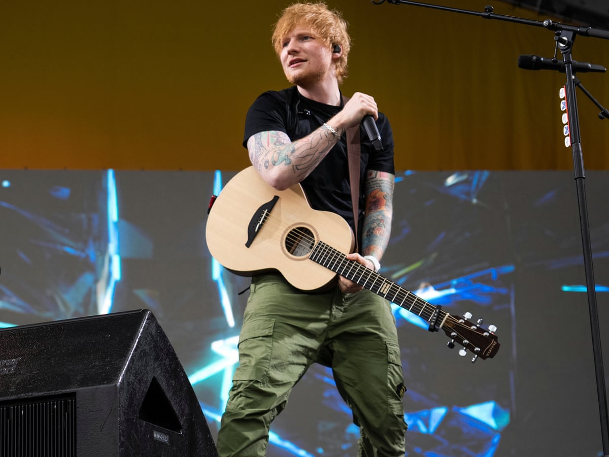 Ed Sheeran diz que a situação em Gaza é 'injustificável' no primeiro show desde que sua turnê mergulhou em turbulência