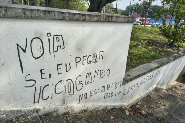 Suja e depredada: Ponte das Bandeiras enfrenta abandono 2 anos após obras - destaque galeria