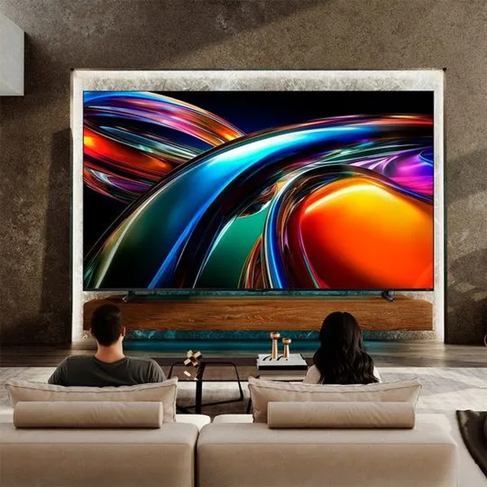 Hisense lança TV de 100" e 180 Hz que promete mudar a forma como você joga