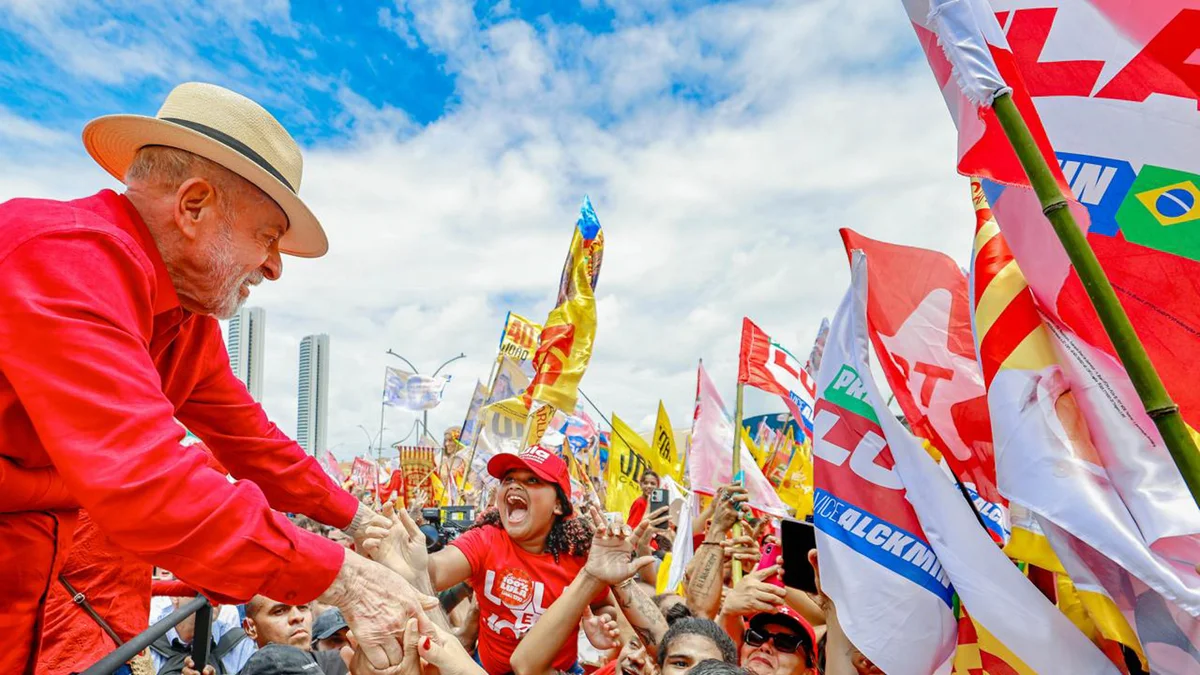 Reta final do 1º turno: Lula faz giro nas regiões e intensifica mobilização