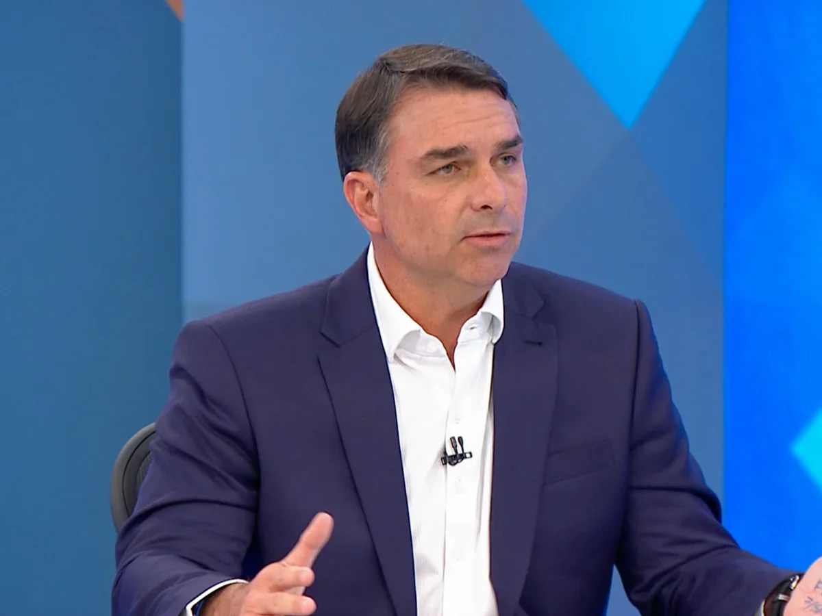 Mendonça manda Tabet apagar post sobre Flávio e Nossa Senhora Aparecida