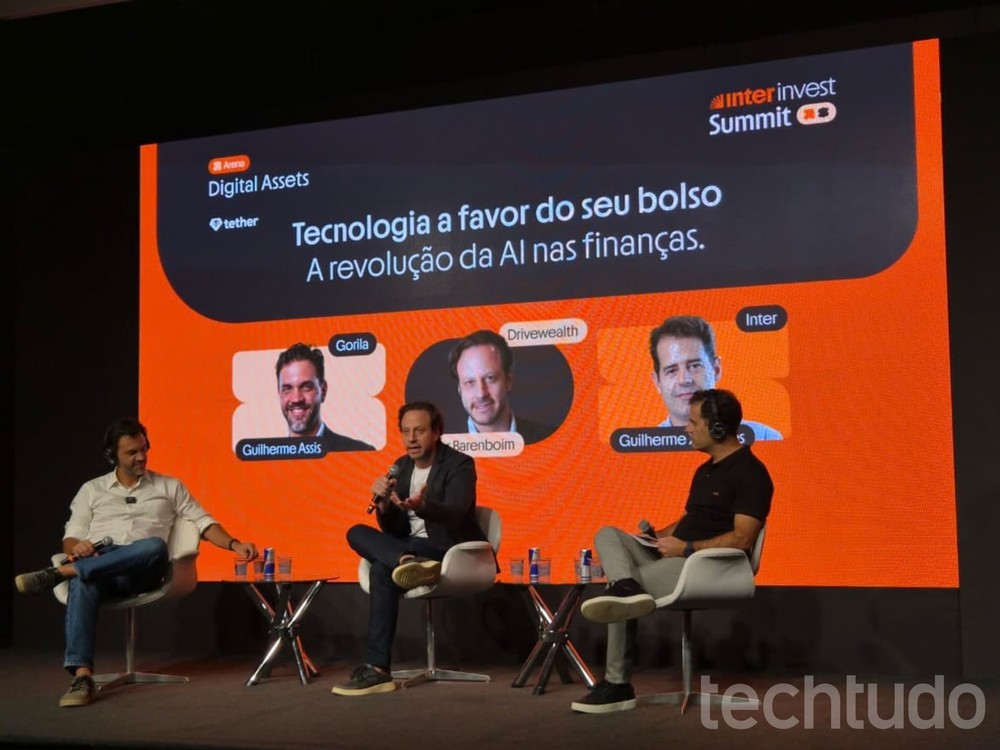 Painel debate sobre a revolução causada pela IA nos investimentos, no Inter Invest Summit — Foto: Aline Barbieri/TechTudo