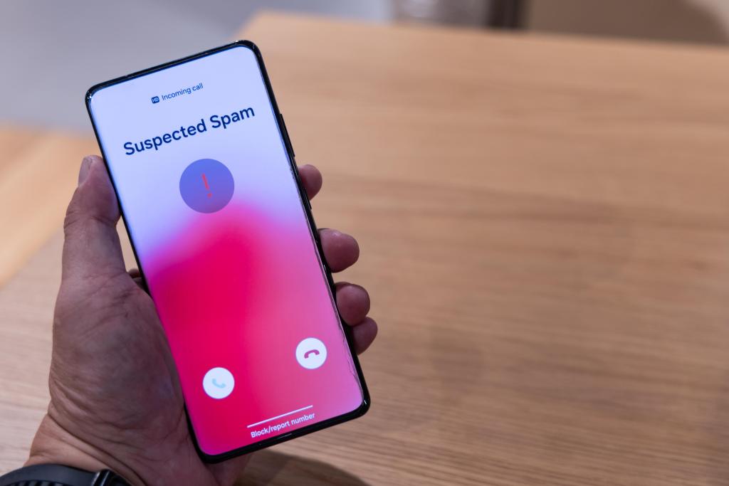 O que alguém pode fazer com seu número de telefone e como se proteger