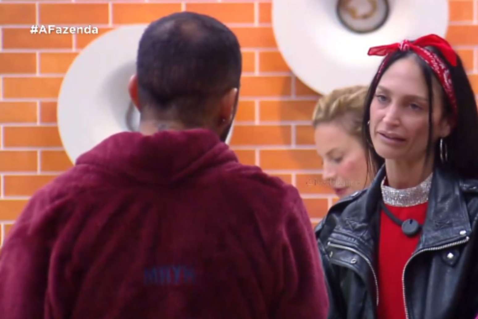 Mayk briga com Ariela
