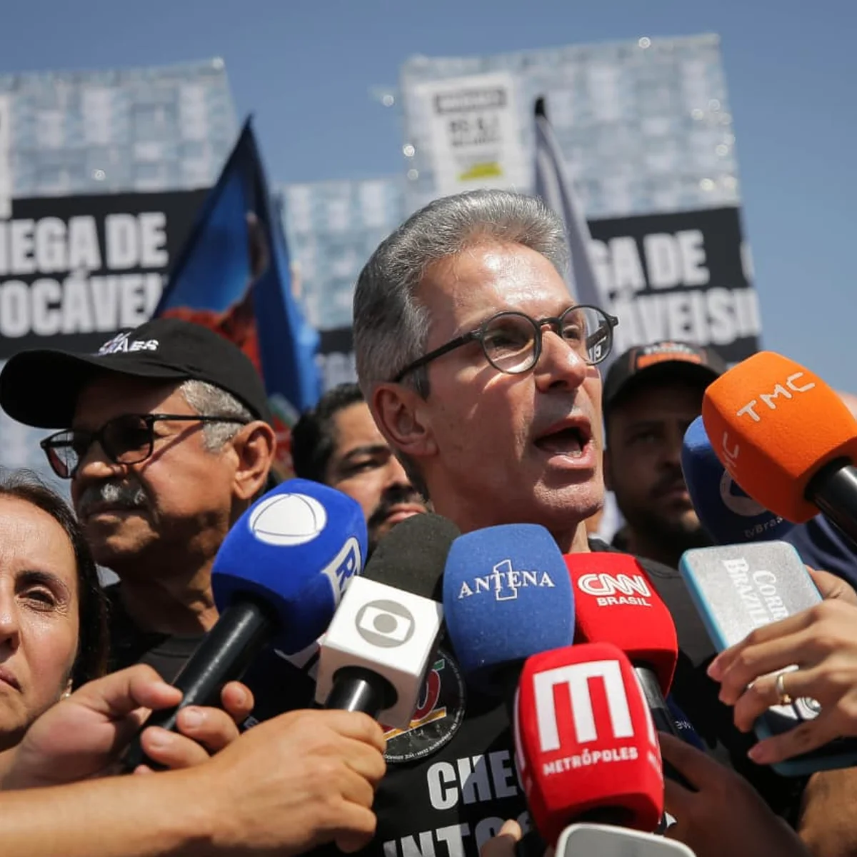 Zema sobre quem recebeu recursos de Vorcaro: "Precisa ser investigado"