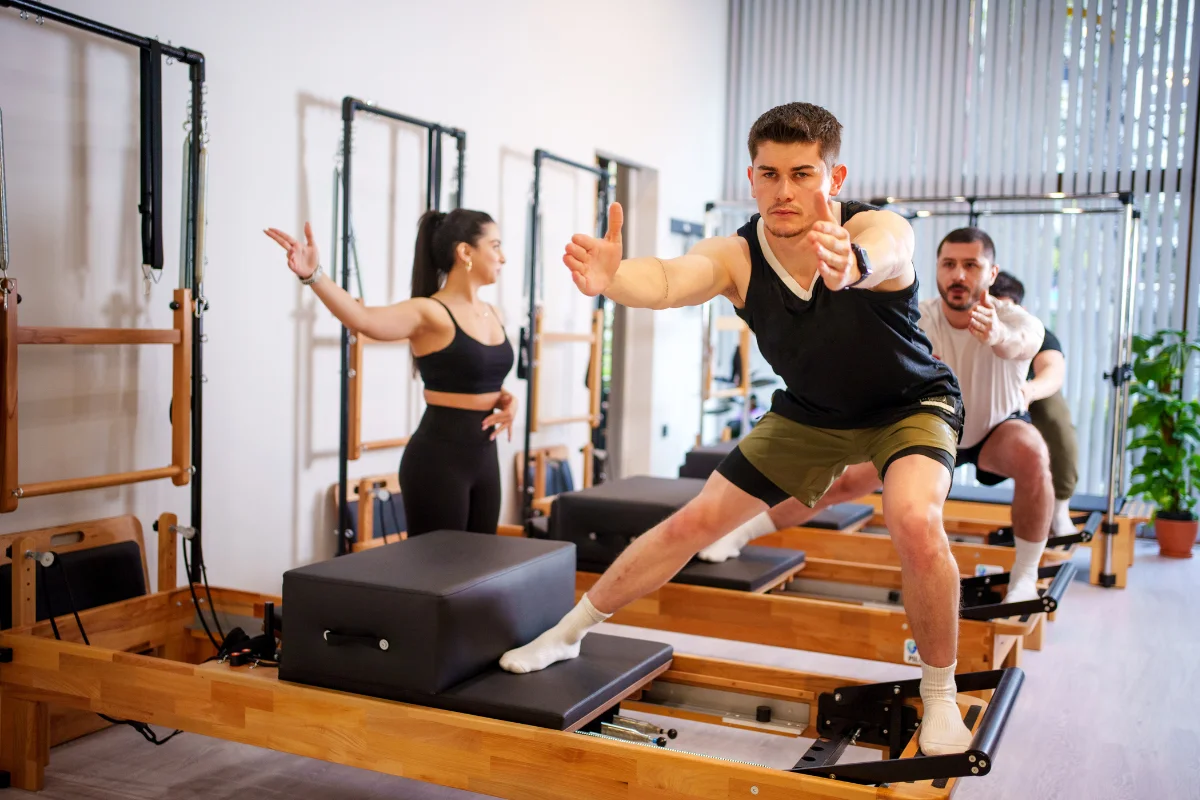 Bro-lates aulas de pilates exclusivas para homens viram nova aposta