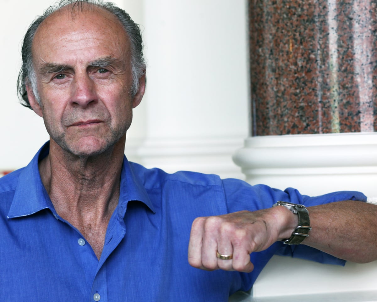 O neto de Ranulph Fiennes apela por fundos para 'localizar e proteger' o explorador