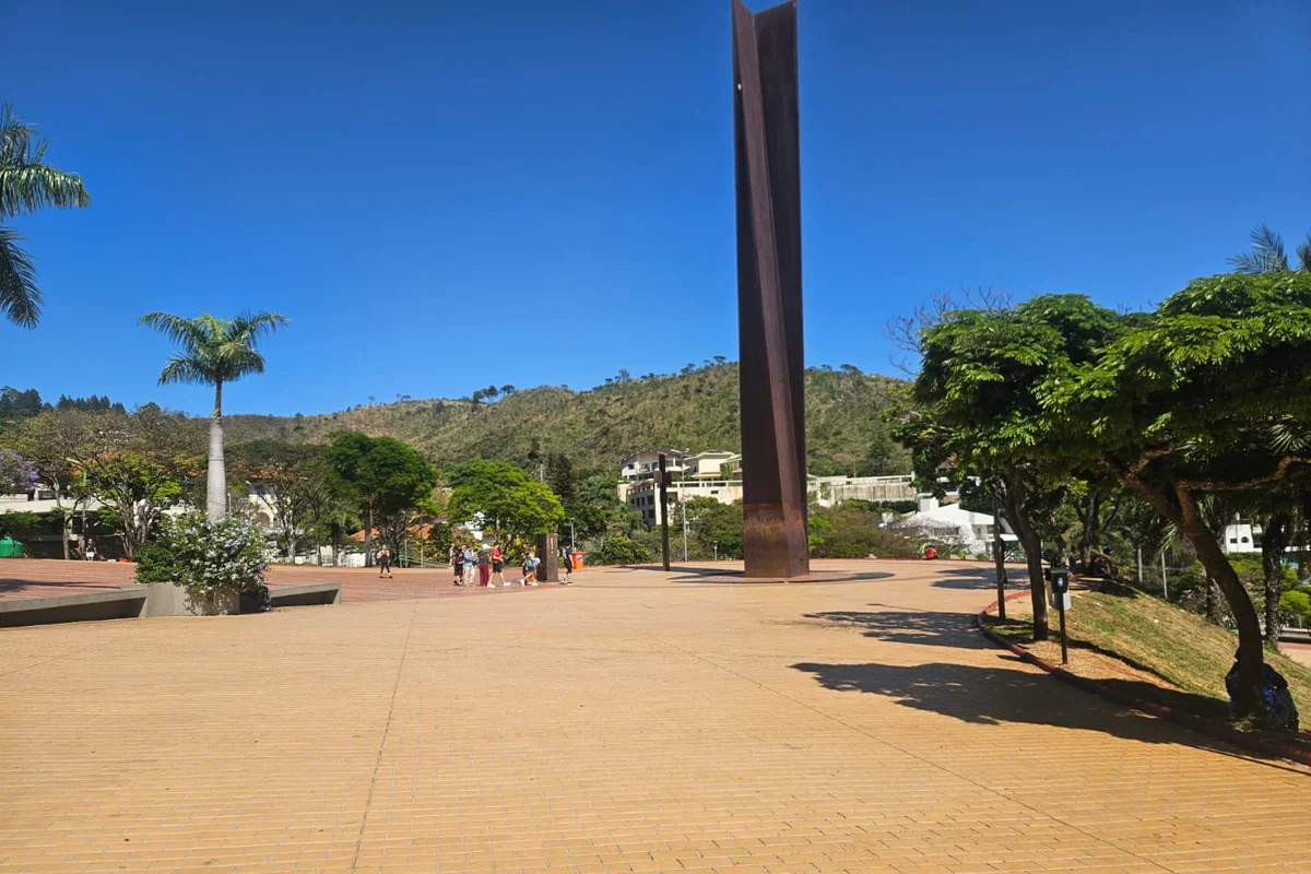 Defesa Civil emite alerta para "onda de calor forte" em BH; veja até quando