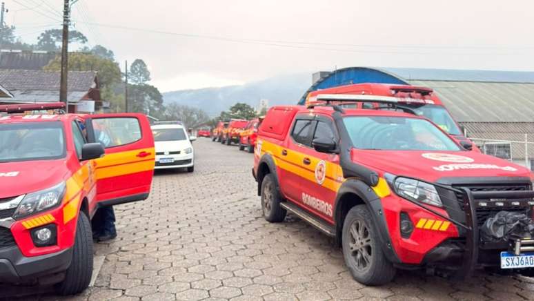 Buscas por helicóptero que desapareceu com cantor Rick continuam com drone térmico em SC