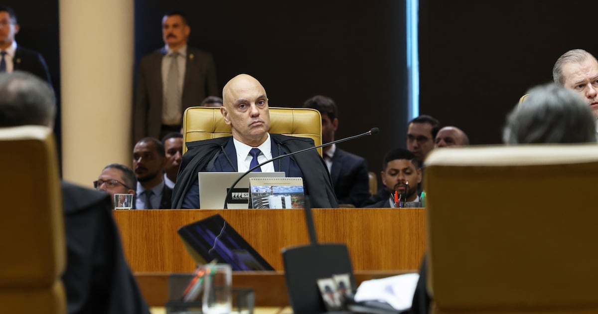 Nas redes, esquerda vê impacto eleitoral em sessão sobre Moraes e cobra dados sobre Flávio