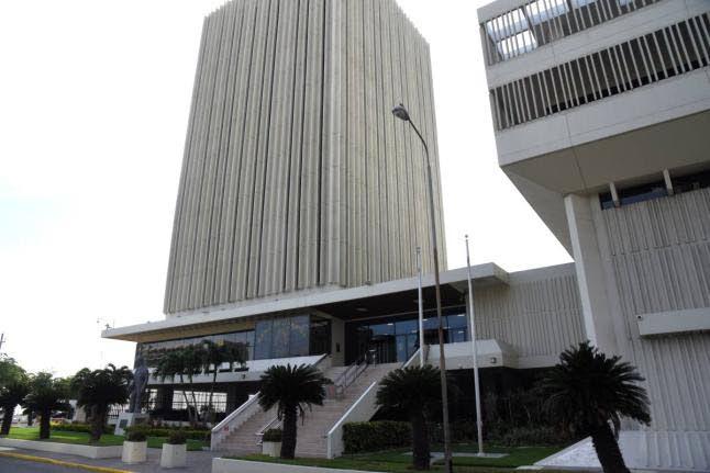 Dólar jamaicano mais forte contribuiu para o prejuízo do Banco Central do Jamaica