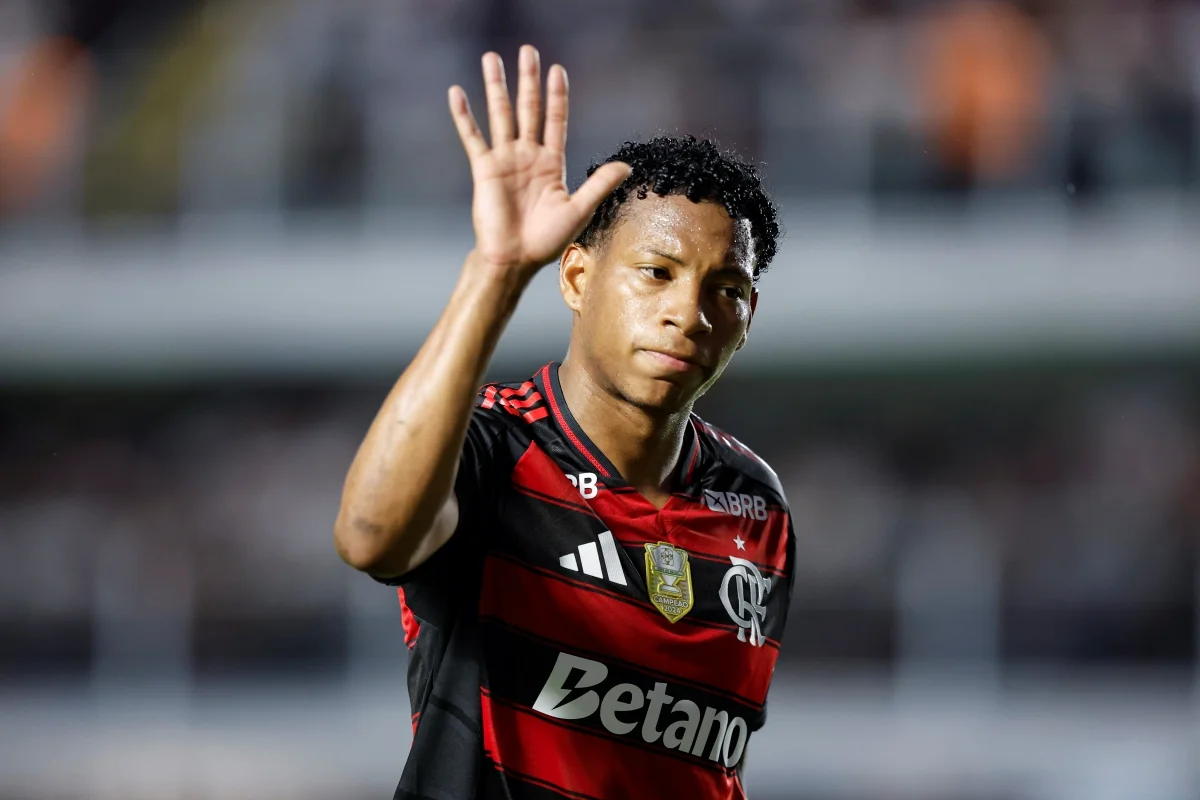 Gonzalo Plata na partida diante do São Paulo na VIla Belmiro