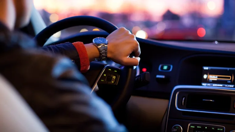 Por que o volante treme mesmo após o balanceamento? Veja causas comuns