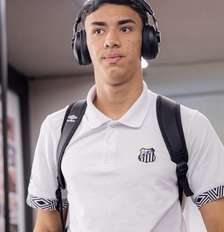 Luan Peres está fora do clássico entre Santos e São Paulo - Foto: Divulgação / Santos FC / Jogada10