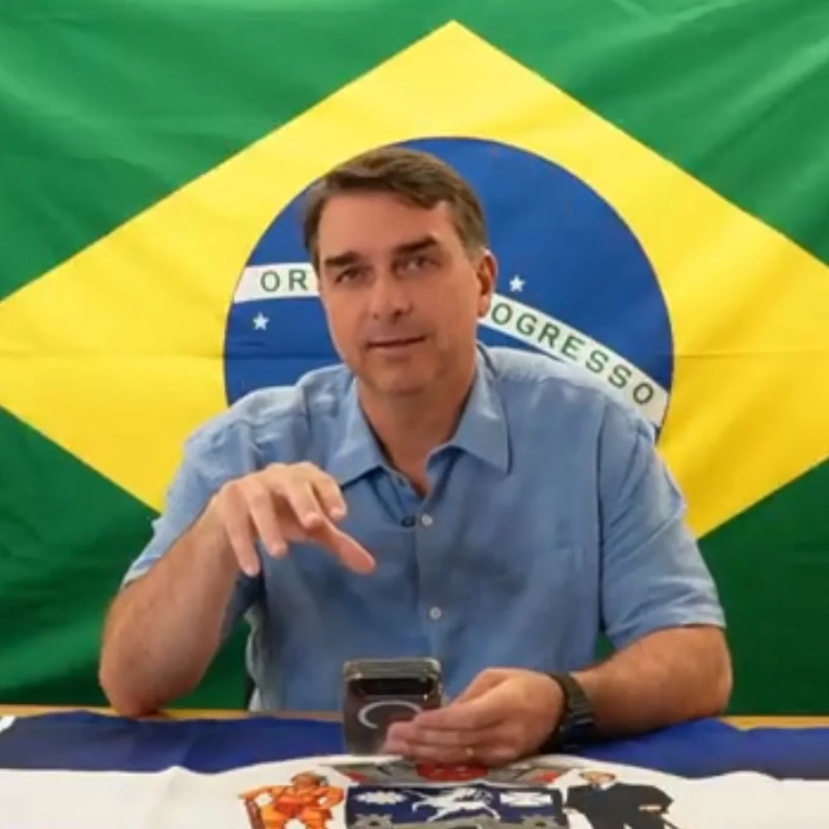 Flávio comenta julgamento no STF e diz que Lula dividiu poder com Moraes
