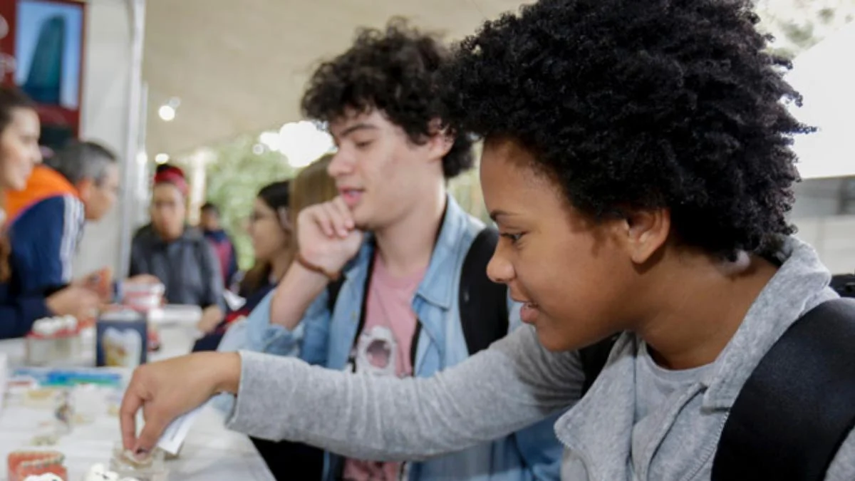 DF recebe feira gratuita para orientar interessados em estudar nos EUA