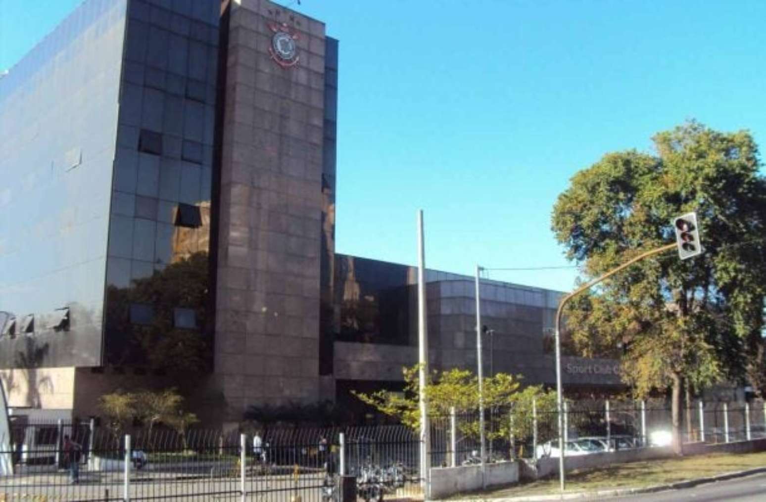 Fatal Model coloca R$ 120 milh&otilde;es na mesa &ndash;
