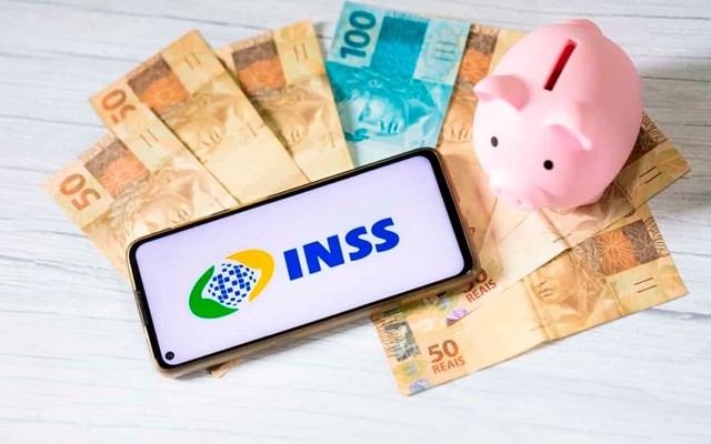 Prova de vida do INSS por WhatsApp é golpe? Saiba identificar mensagens fakes