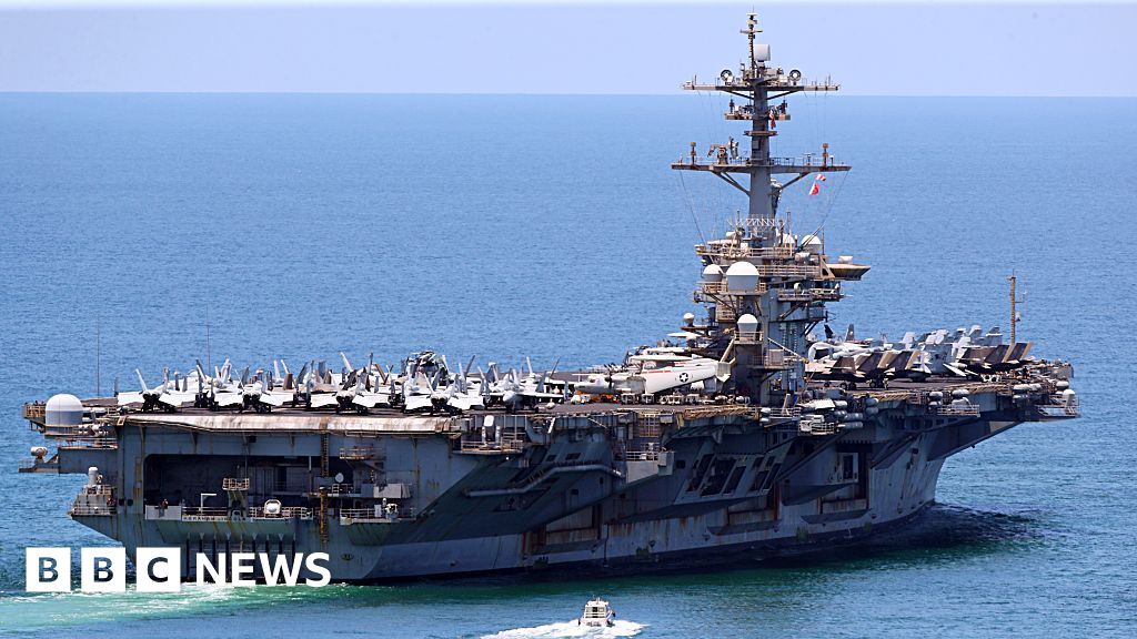 Oito marinheiros dos EUA no grupo de ataque do USS Abraham Lincoln tentaram suicídio, diz a Marinha