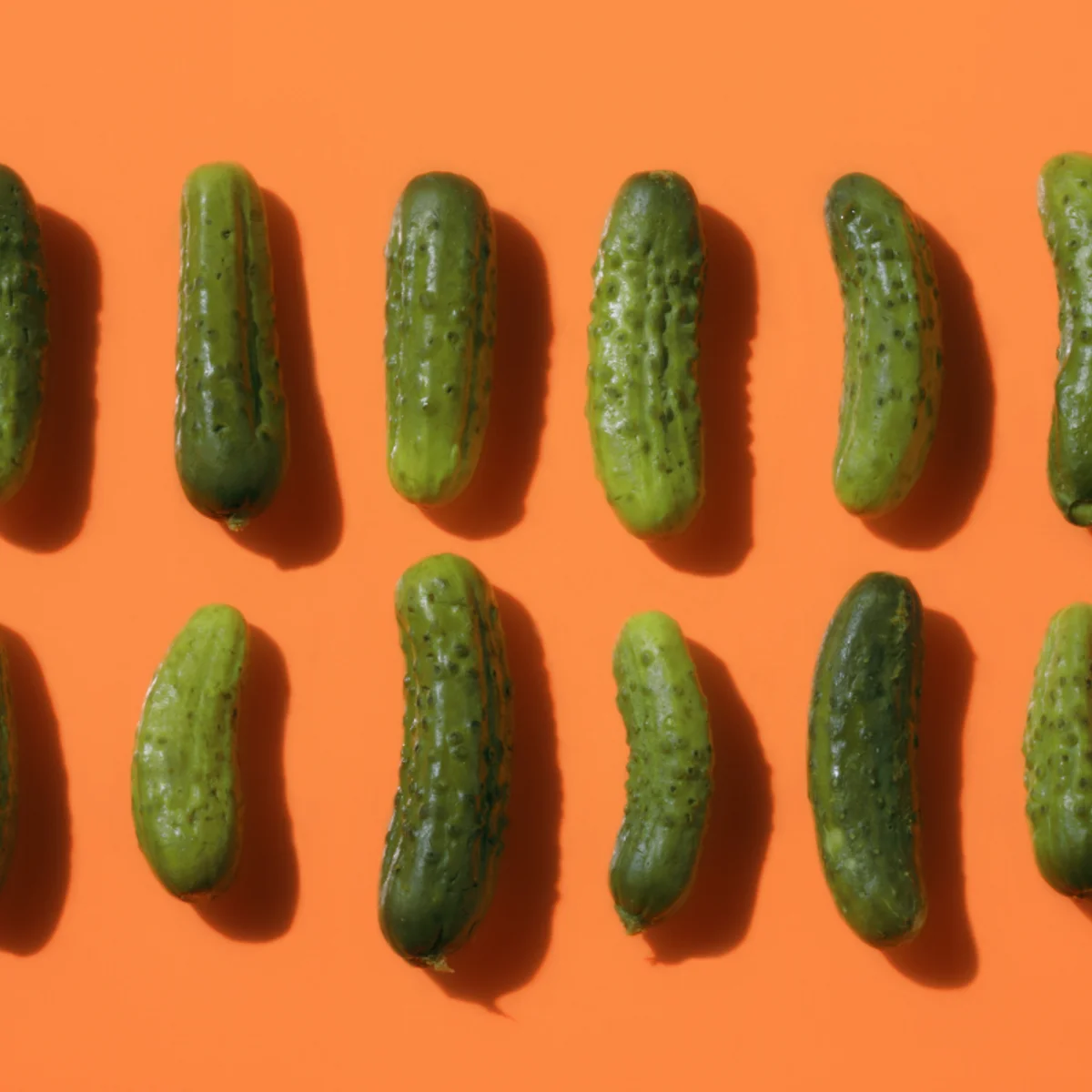 De snacks a produtos de higiene: picles viram tendência entre a geração Z