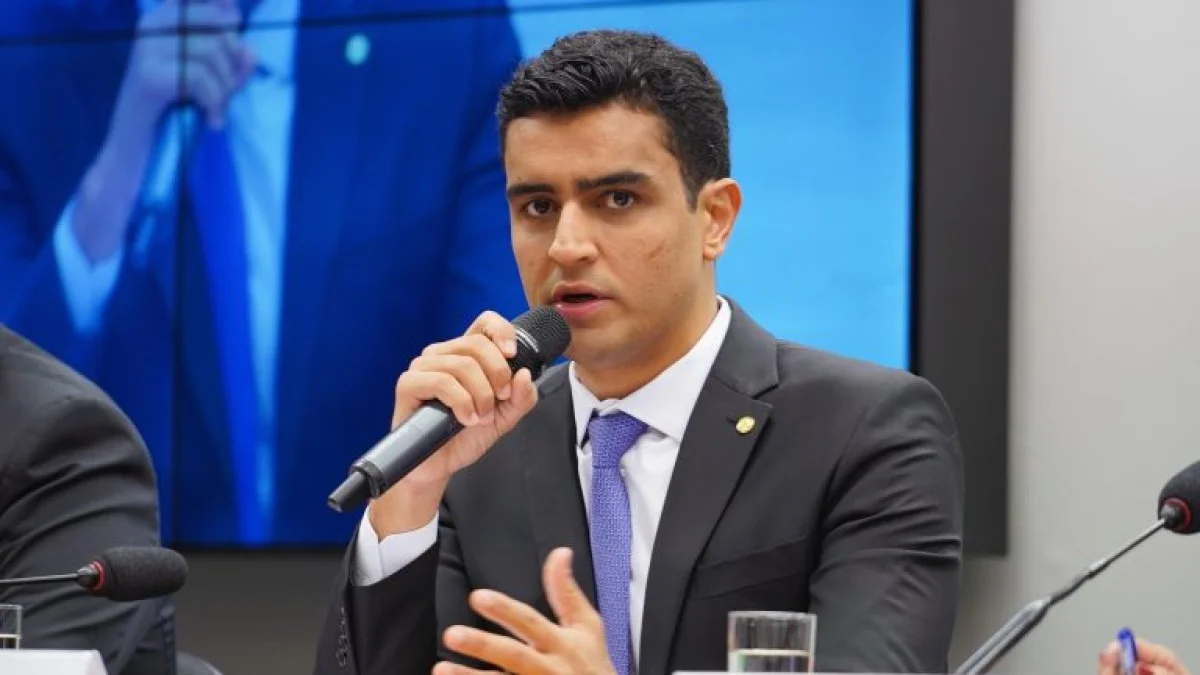 JHC aposta em assédio judicial contra mídia para abafar suspeitas sobre ele