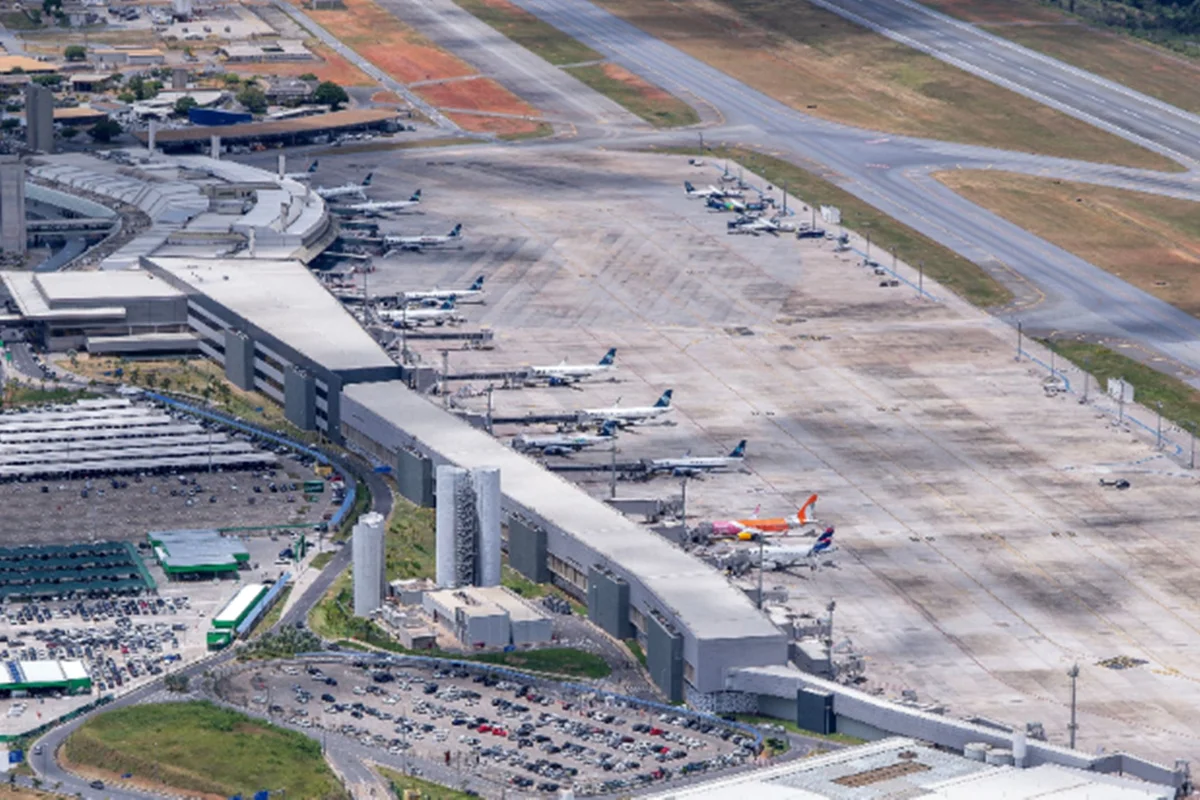 Passageiros relatam caos em voos para Confins: "Desamparo e desinformação"