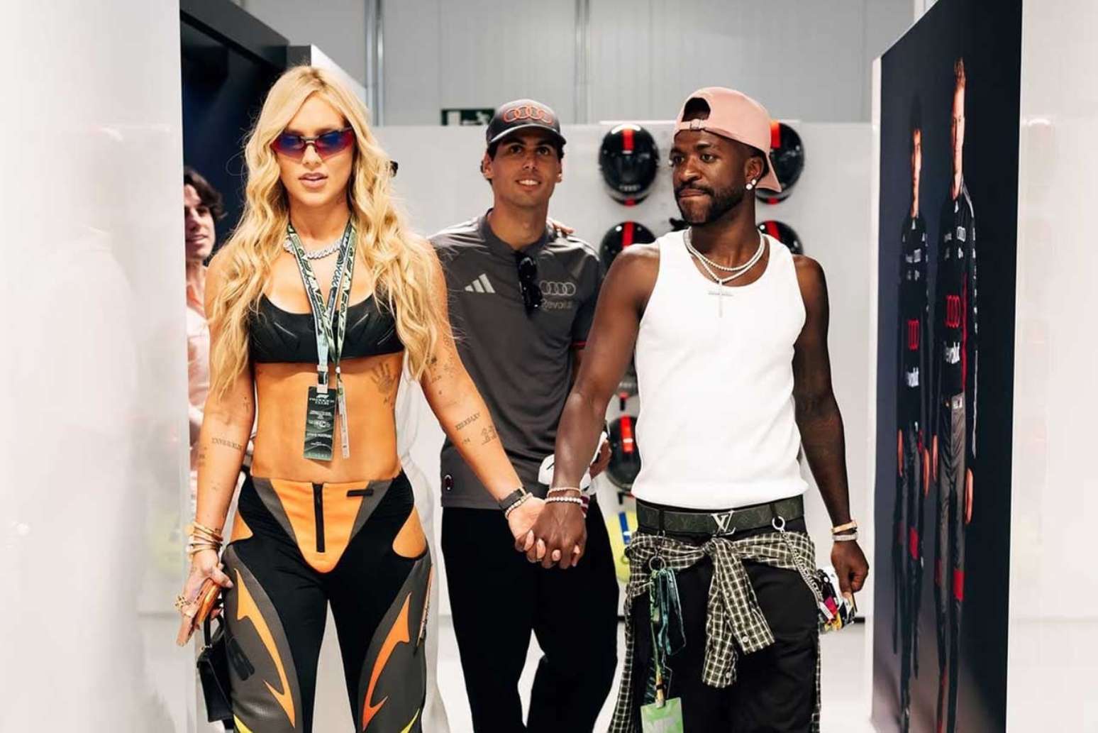 Vini Jr e Virginia Fonseca na companhia de Gabriel Bortoletto no paddock da Audi &ndash;