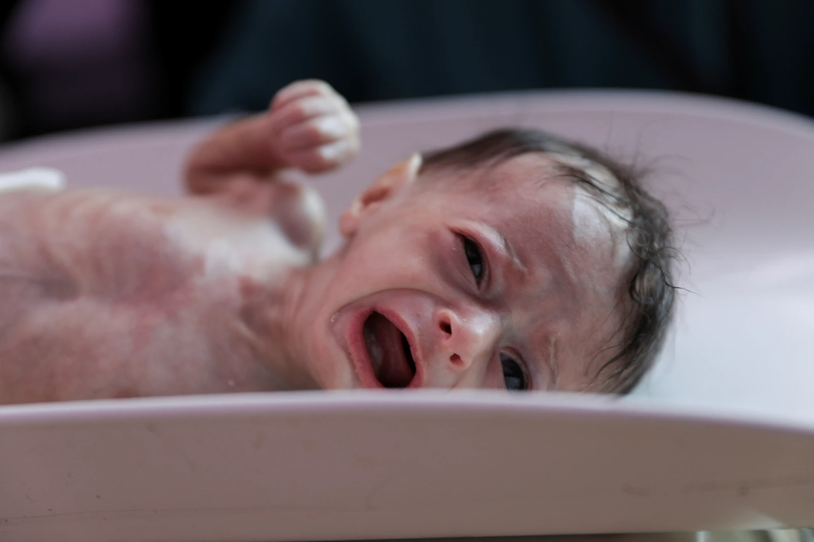 O Iêmen enfrenta uma crise humanitária cada vez mais grave enquanto combates deslocam milhares, alerta grupo de ajuda do Reino Unido