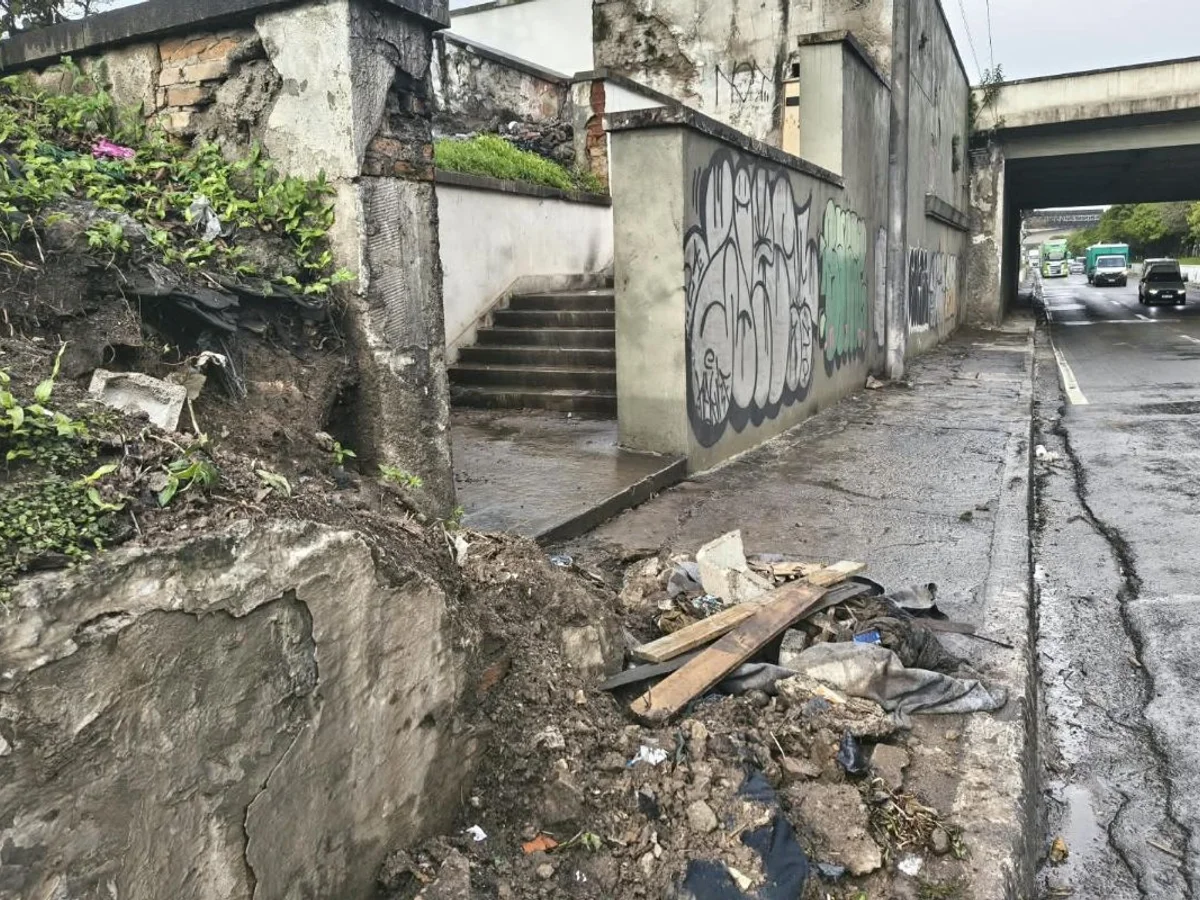Suja e depredada: Ponte das Bandeiras enfrenta abandono 2 anos após obras