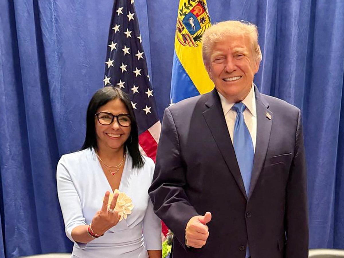 Delcy Rodríguez posa com Trump em Nova York enquanto Maduro languishes na prisão nas proximidades